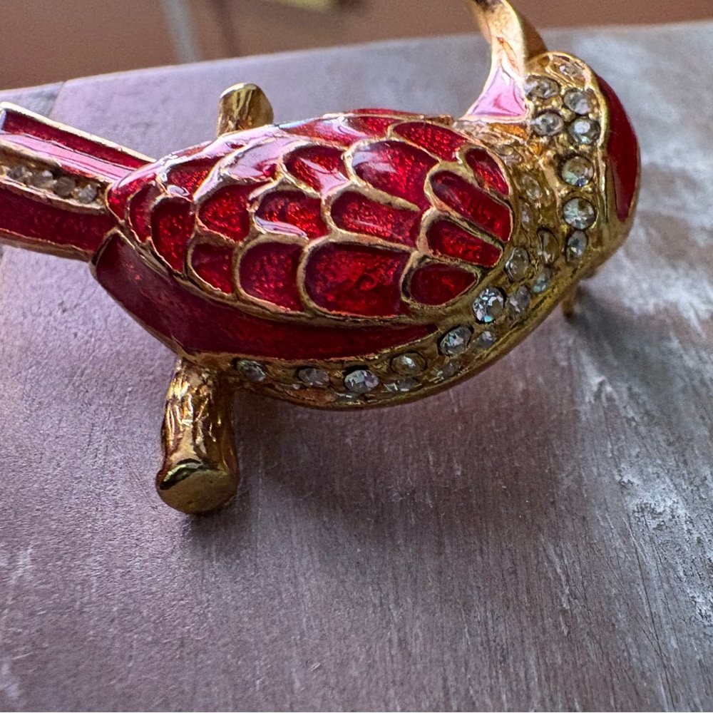 Hummingbird Pin Red Enamel Gold Tone Rhinestone - Picture 2 of 6
